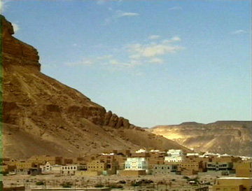 Image of the valley environment in Yemen.