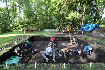 Tempļakalns (Temple hill) hillfort. Local pupils take part in excavations carried out by Ltd 'Archeo' in 2017 (Image: U. Kalējs)