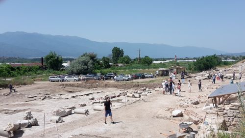 Tourists visiting the excavations at <em>Heraclea Sintica